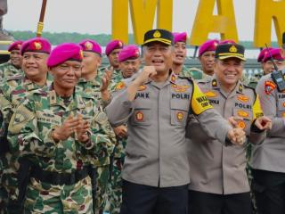 Polres Pelabuhan Belawan Berikan Kejutan HUT ke-79 Korps Marinir di Mako Yonmarhanlan I
